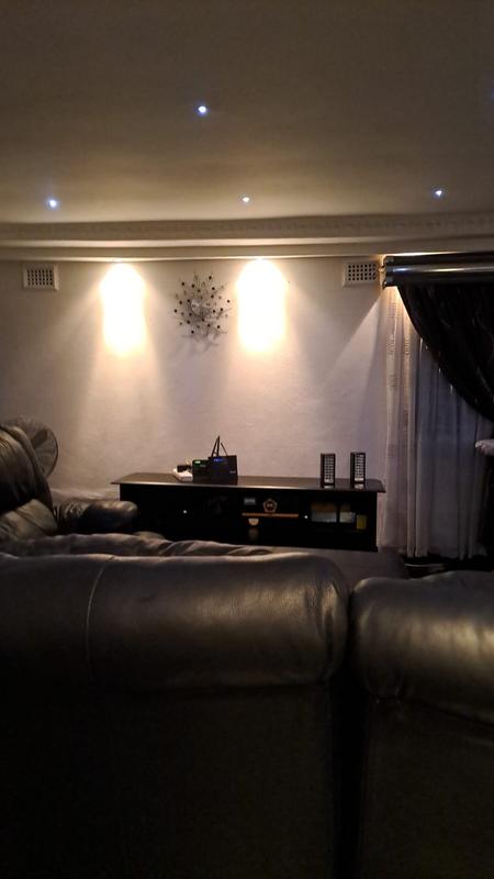 5 Bedroom Property for Sale in Chatsworth KwaZulu-Natal