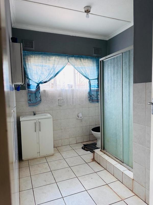 6 Bedroom Property for Sale in Inyala Park KwaZulu-Natal