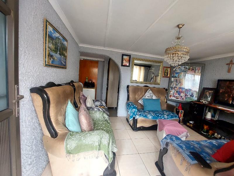 2 Bedroom Property for Sale in Umlazi KwaZulu-Natal