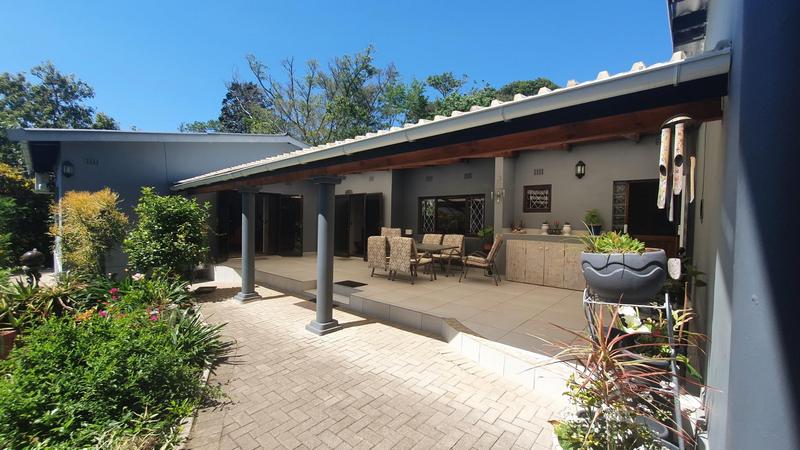5 Bedroom Property for Sale in Umtentweni KwaZulu-Natal