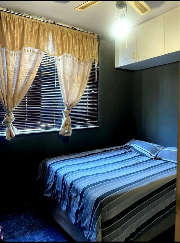 To Let 1 Bedroom Property for Rent in Fields Hill KwaZulu-Natal