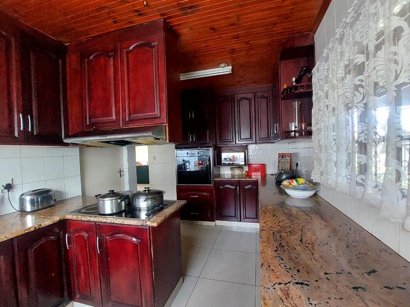 5 Bedroom Property for Sale in Reservoir Hills KwaZulu-Natal