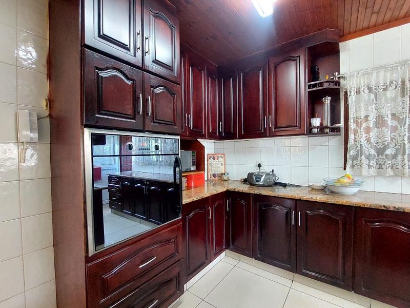 5 Bedroom Property for Sale in Reservoir Hills KwaZulu-Natal