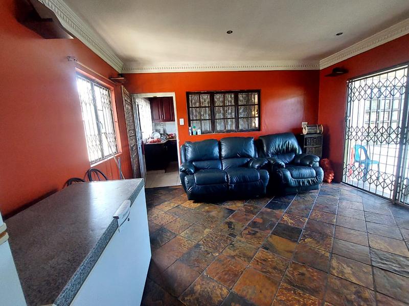 5 Bedroom Property for Sale in Reservoir Hills KwaZulu-Natal