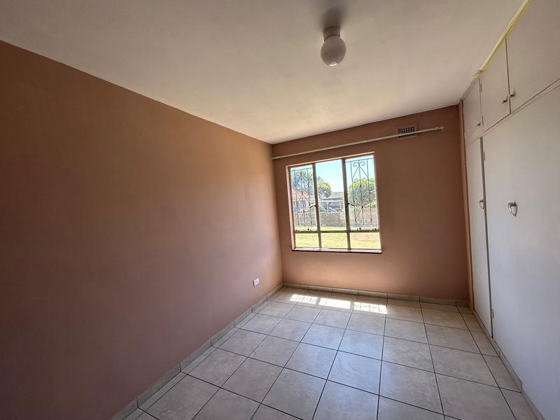 1 Bedroom Property for Sale in Montclair KwaZulu-Natal