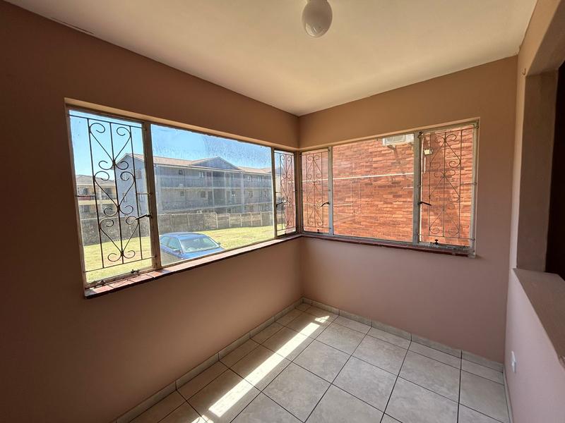 1 Bedroom Property for Sale in Montclair KwaZulu-Natal