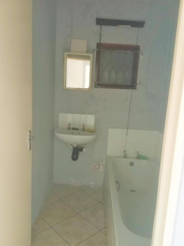 To Let 2 Bedroom Property for Rent in Phoenix KwaZulu-Natal