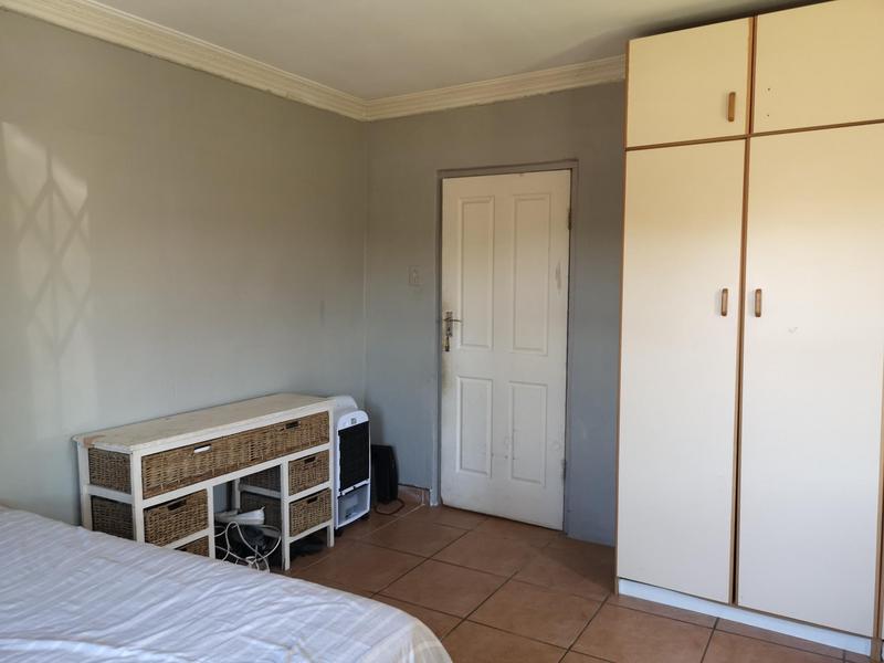 To Let 3 Bedroom Property for Rent in Umlazi KwaZulu-Natal
