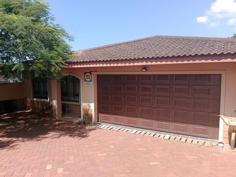 9 Bedroom Property for Sale in Reservoir Hills KwaZulu-Natal