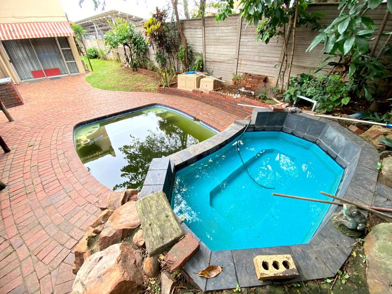 3 Bedroom Property for Sale in Montclair KwaZulu-Natal