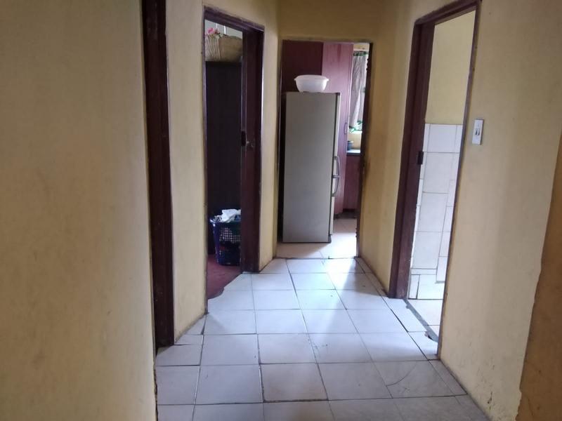 6 Bedroom Property for Sale in Kwandengezi KwaZulu-Natal