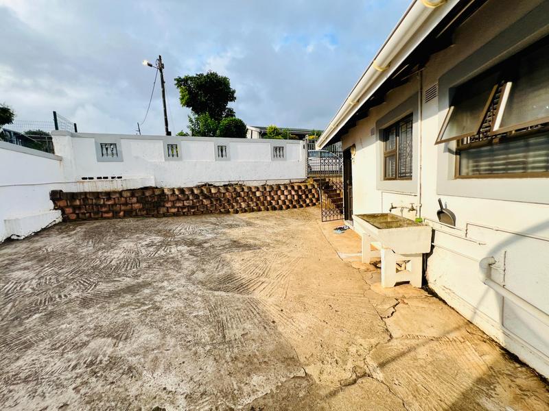 3 Bedroom Property for Sale in Kwamashu KwaZulu-Natal