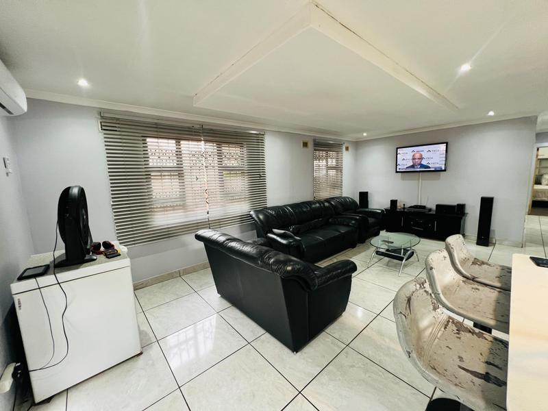 3 Bedroom Property for Sale in Kwamashu KwaZulu-Natal