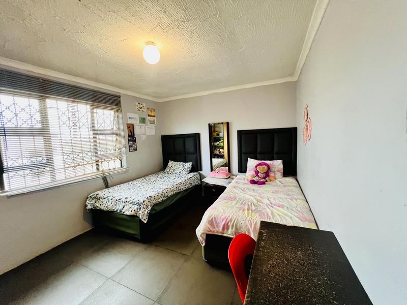 3 Bedroom Property for Sale in Kwamashu KwaZulu-Natal