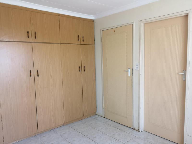 4 Bedroom Property for Sale in Lamontville KwaZulu-Natal