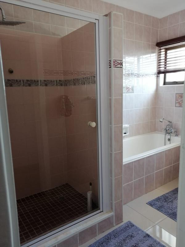 5 Bedroom Property for Sale in Glenmore KwaZulu-Natal