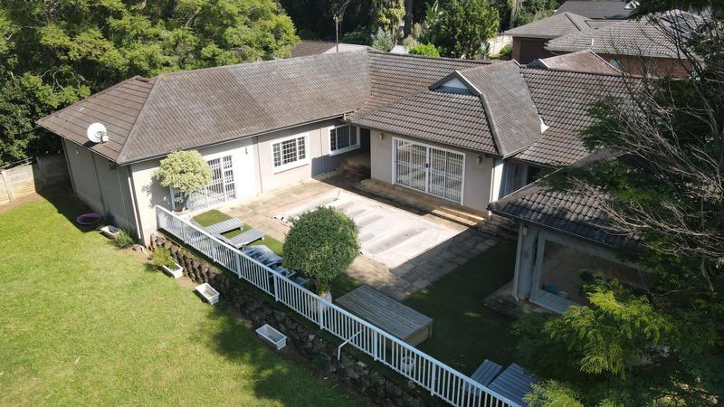 To Let 5 Bedroom Property for Rent in Kloof KwaZulu-Natal
