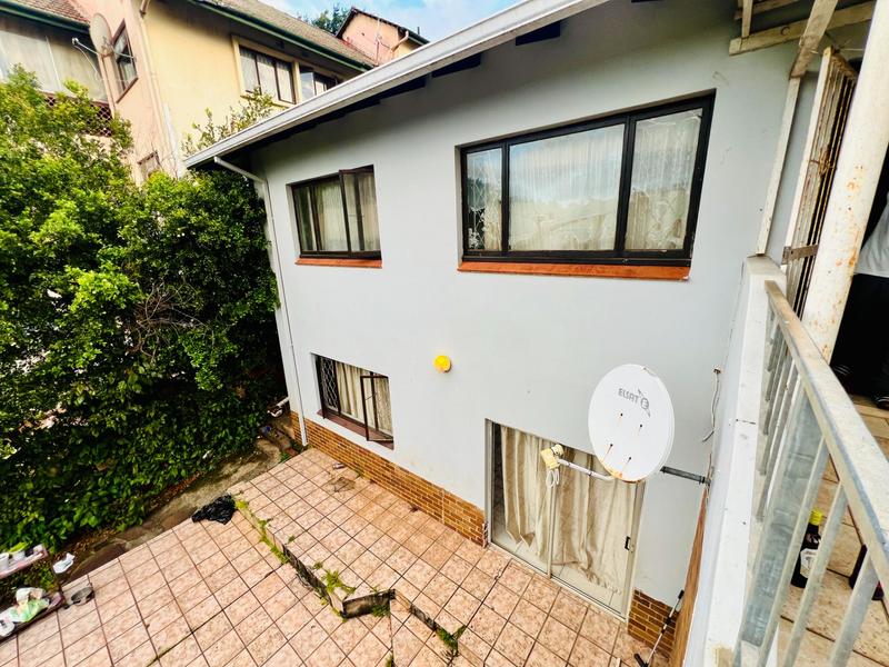 6 Bedroom Property for Sale in Glenmore KwaZulu-Natal