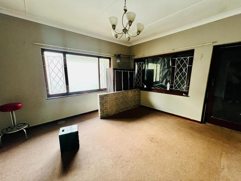 6 Bedroom Property for Sale in Glenmore KwaZulu-Natal