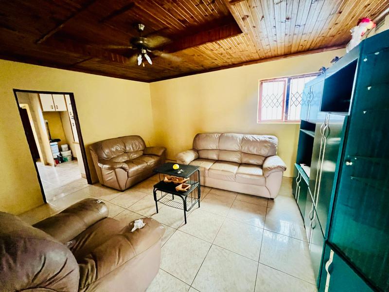 3 Bedroom Property for Sale in Kwamashu KwaZulu-Natal