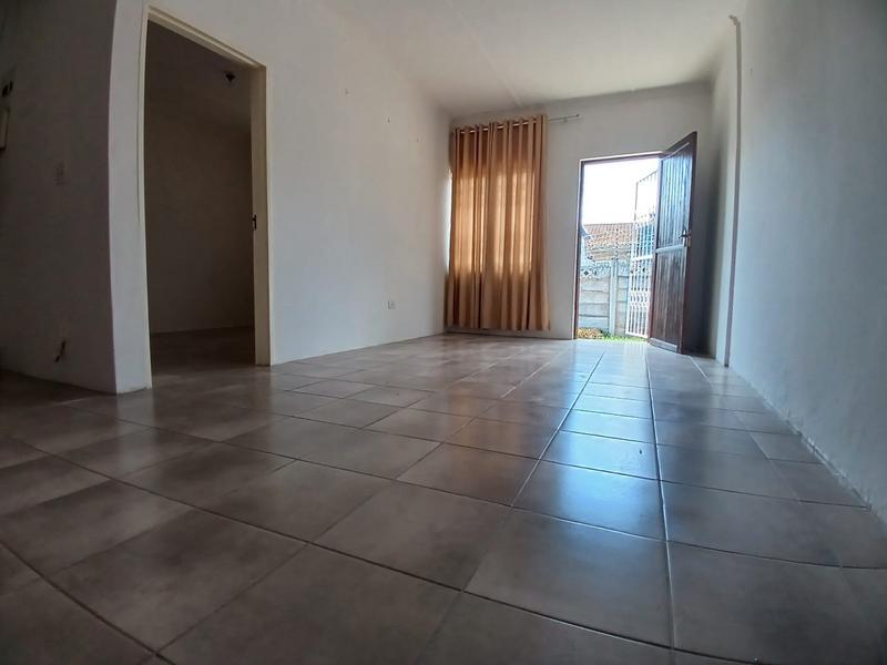 To Let 1 Bedroom Property for Rent in Newlands West KwaZulu-Natal