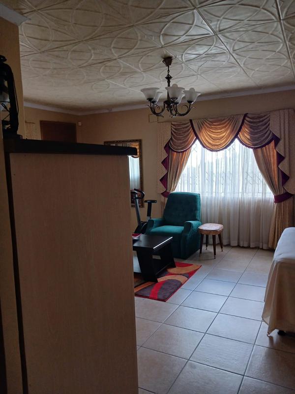 4 Bedroom Property for Sale in Chatsworth KwaZulu-Natal