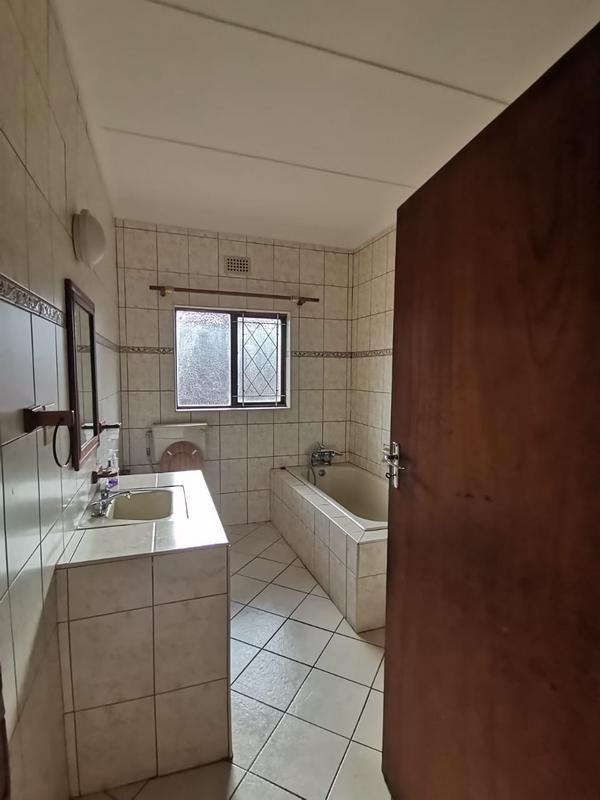 To Let 4 Bedroom Property for Rent in Empangeni Central KwaZulu-Natal