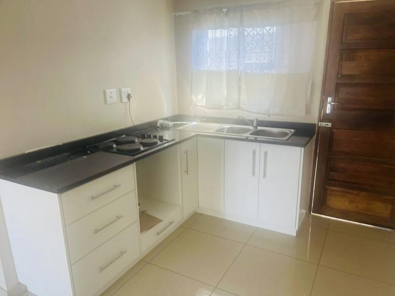 2 Bedroom Property for Sale in Illovo KwaZulu-Natal