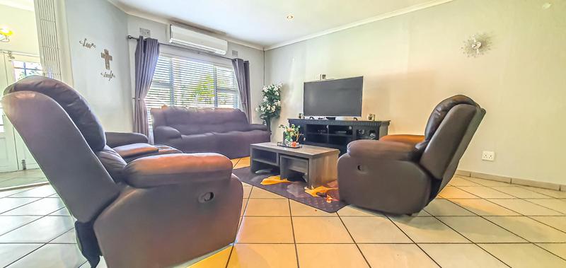 4 Bedroom Property for Sale in Meer En See KwaZulu-Natal