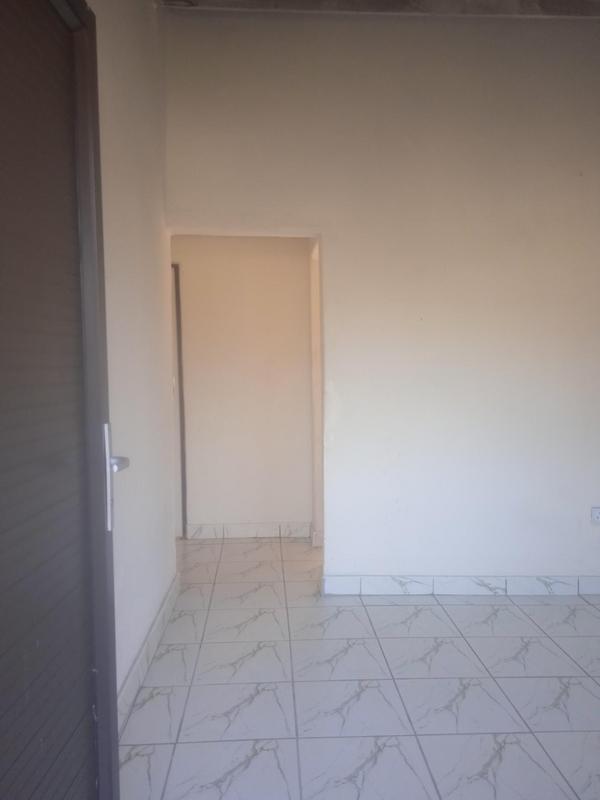 2 Bedroom Property for Sale in Umlazi KwaZulu-Natal
