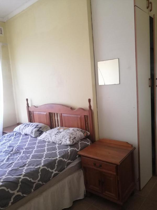 5 Bedroom Property for Sale in Montclair KwaZulu-Natal