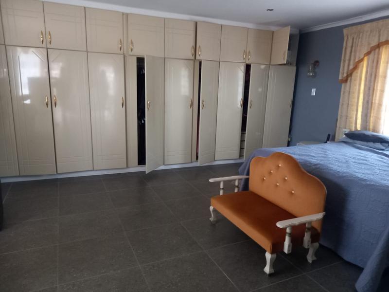 6 Bedroom Property for Sale in Hillary KwaZulu-Natal