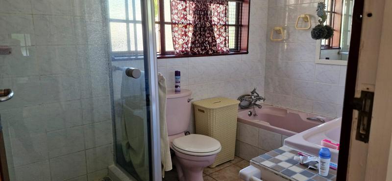 5 Bedroom Property for Sale in Trafalgar KwaZulu-Natal