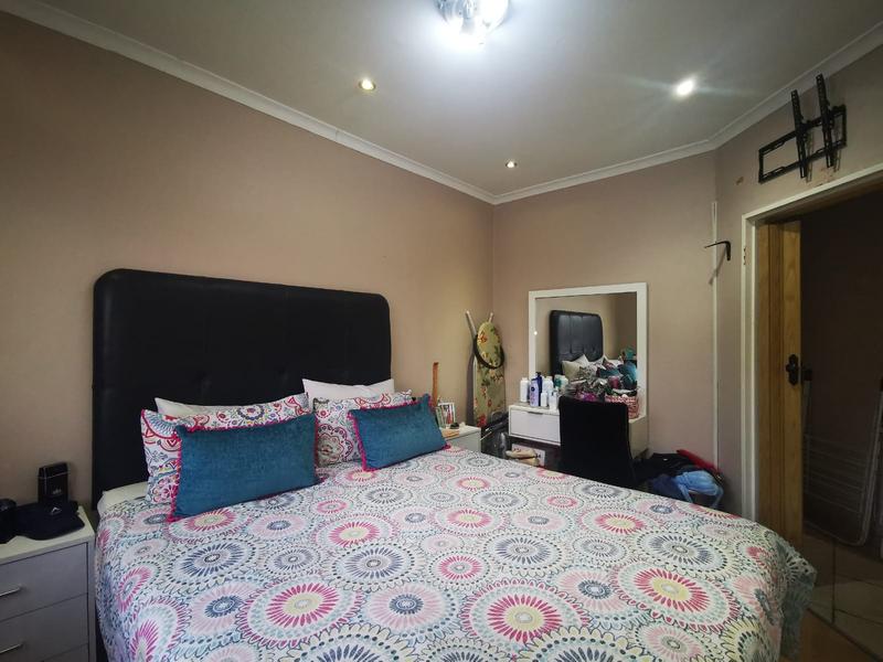 1 Bedroom Property for Sale in Overport KwaZulu-Natal