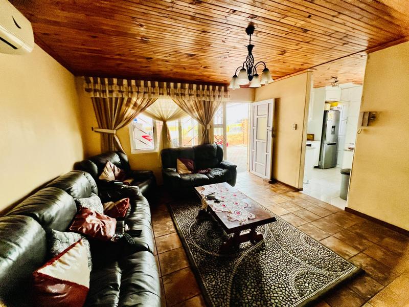 3 Bedroom Property for Sale in Kwamashu KwaZulu-Natal