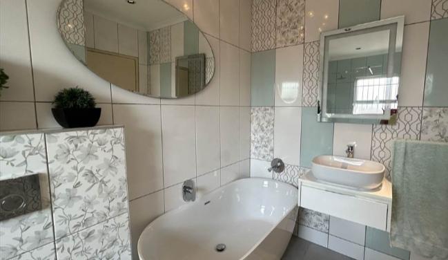 2 Bedroom Property for Sale in Meer En See KwaZulu-Natal