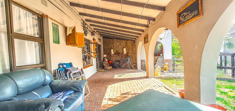 8 Bedroom Property for Sale in Meer En See KwaZulu-Natal
