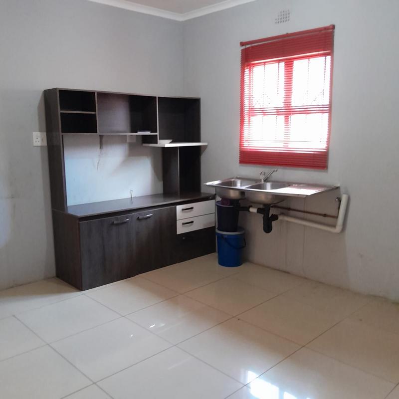 To Let 3 Bedroom Property for Rent in Umlazi KwaZulu-Natal