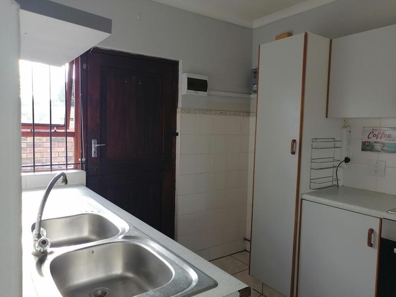 To Let 2 Bedroom Property for Rent in Birdswood KwaZulu-Natal