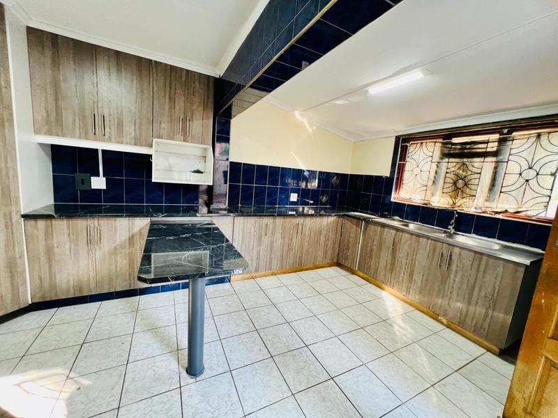 4 Bedroom Property for Sale in Castle Hill KwaZulu-Natal