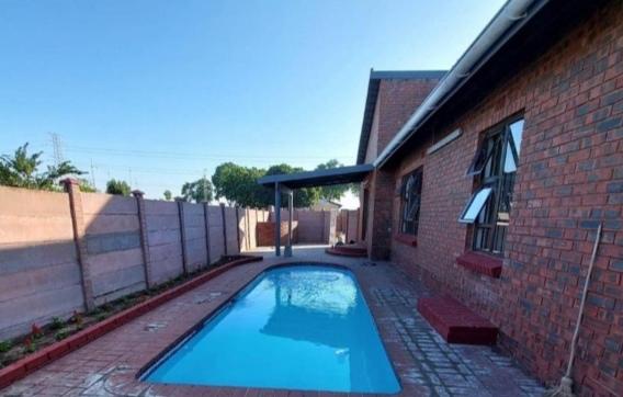 4 Bedroom Property for Sale in Brackenham KwaZulu-Natal