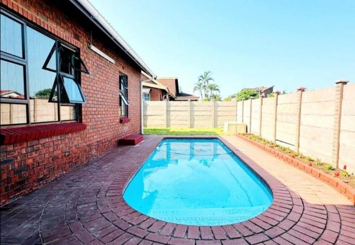 4 Bedroom Property for Sale in Brackenham KwaZulu-Natal