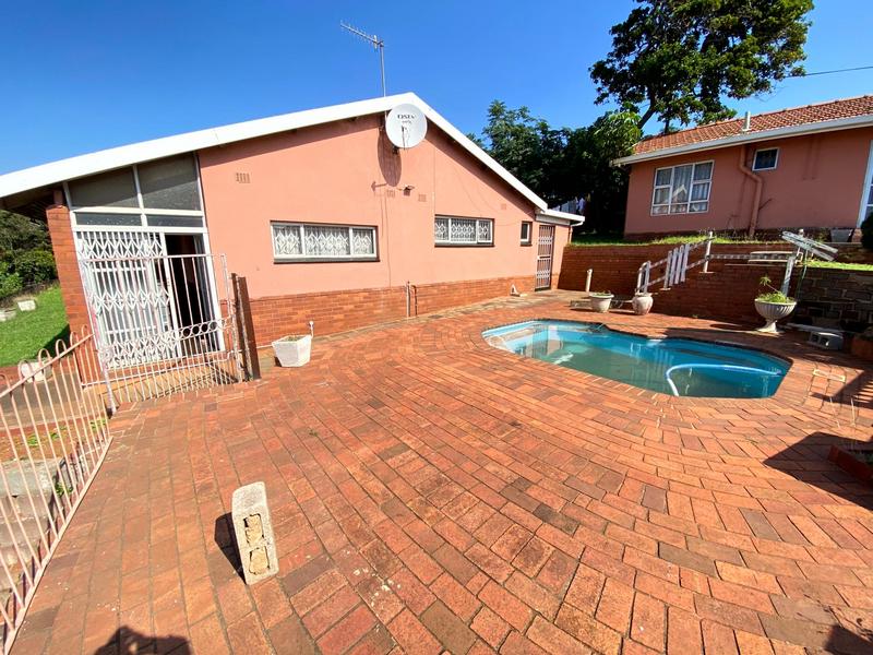 4 Bedroom Property for Sale in Montclair KwaZulu-Natal