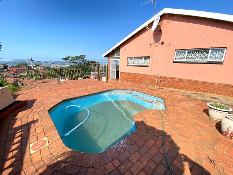 4 Bedroom Property for Sale in Montclair KwaZulu-Natal