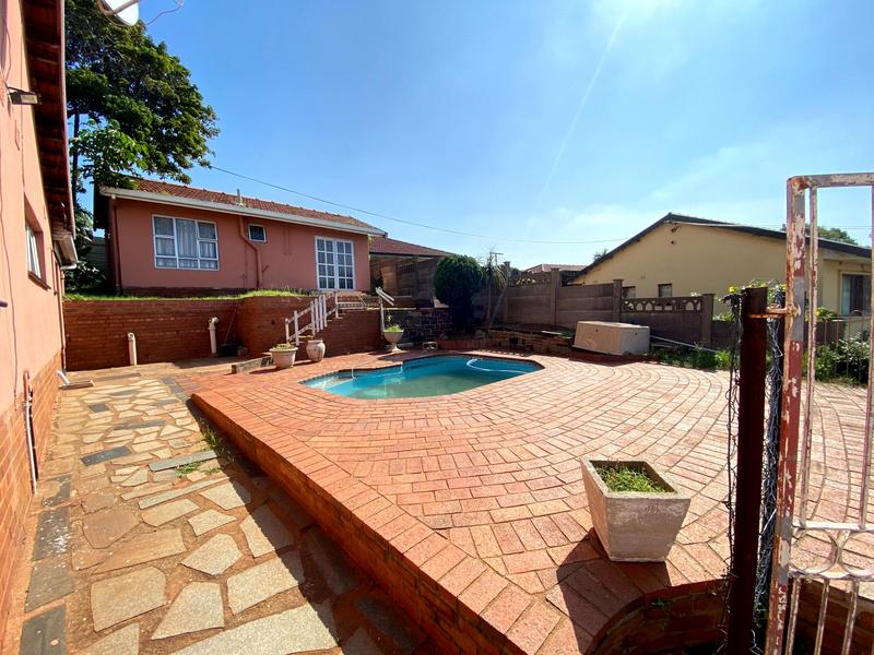 4 Bedroom Property for Sale in Montclair KwaZulu-Natal