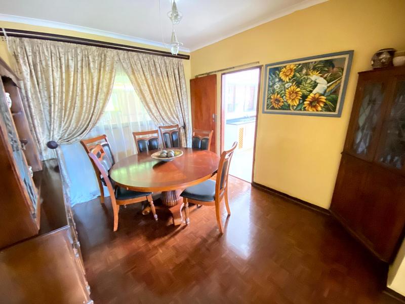 4 Bedroom Property for Sale in Montclair KwaZulu-Natal