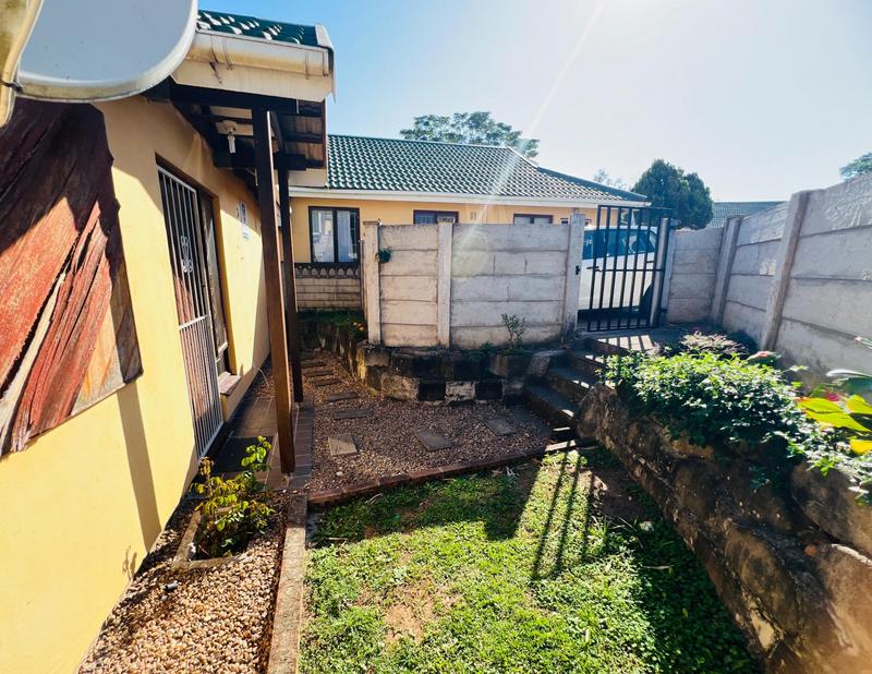 2 Bedroom Property for Sale in Bellair KwaZulu-Natal