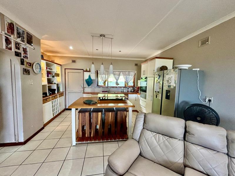 4 Bedroom Property for Sale in Margate KwaZulu-Natal