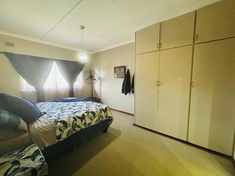 4 Bedroom Property for Sale in Margate KwaZulu-Natal