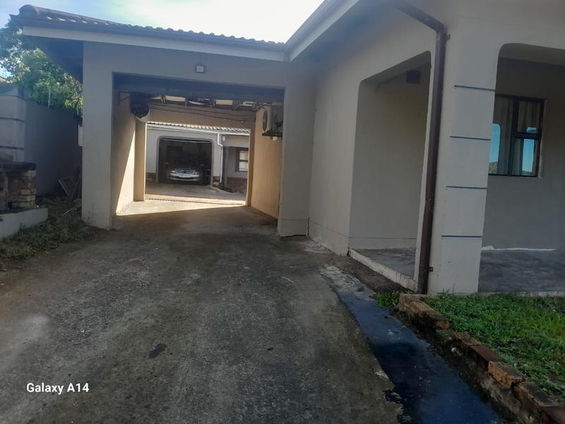 3 Bedroom Property for Sale in Kwadabeka KwaZulu-Natal